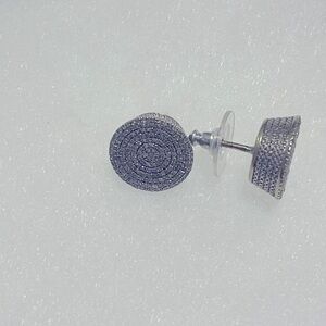 Silver earrings 925 with tiny diamonds.